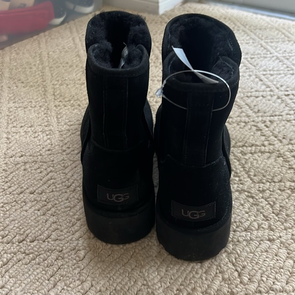 Black Uggs - Picture 4 of 7